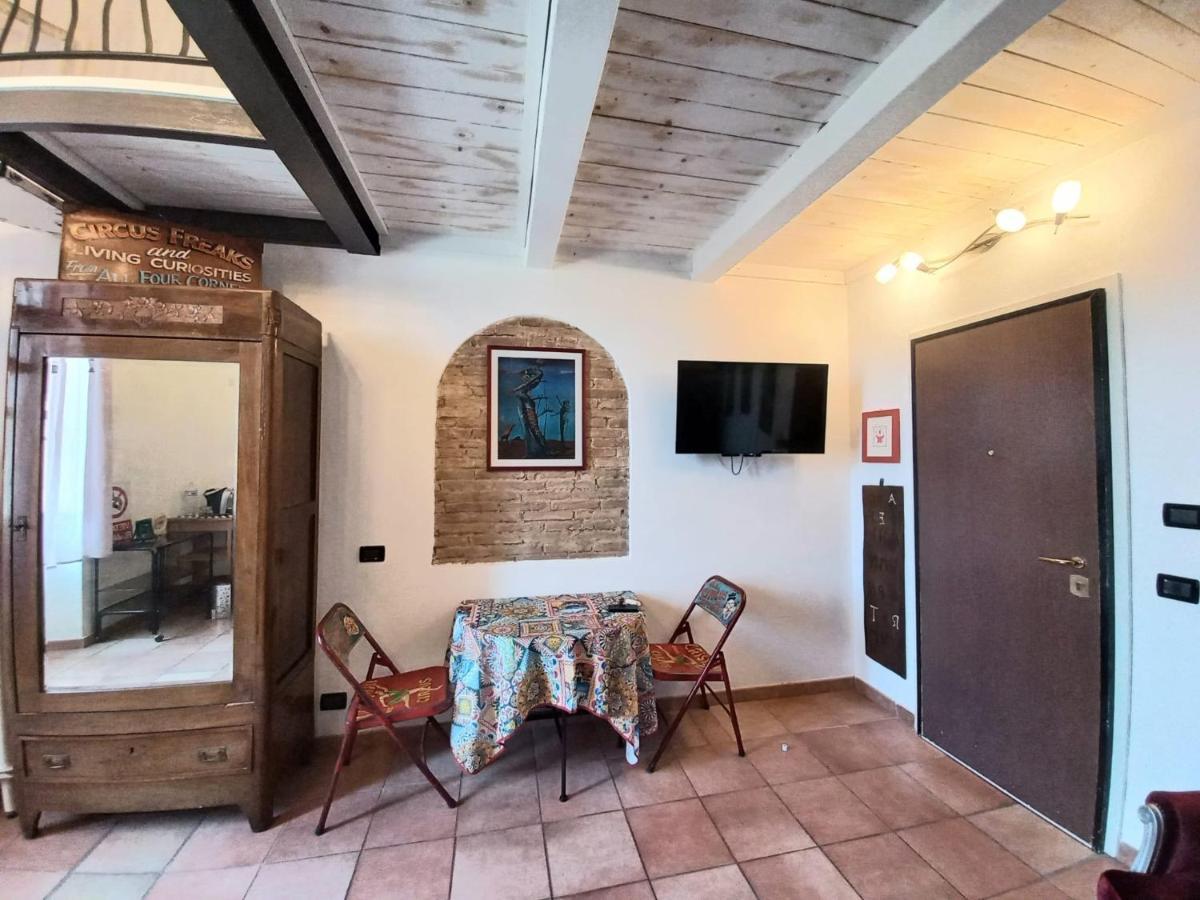 L'Ora Delle Streghe B&B Centralissimo Livorno Eksteriør billede