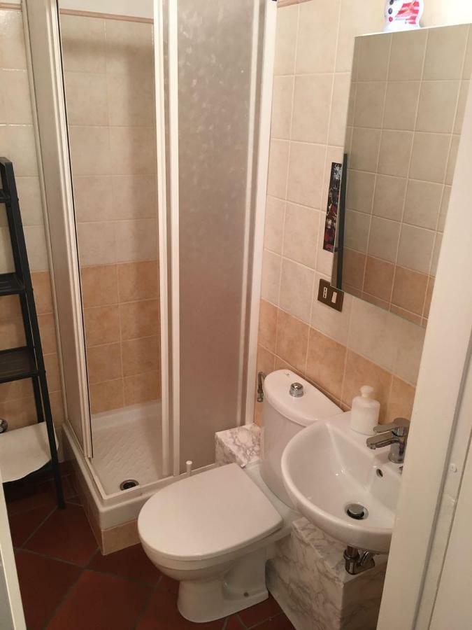 L'Ora Delle Streghe B&B Centralissimo Livorno Eksteriør billede