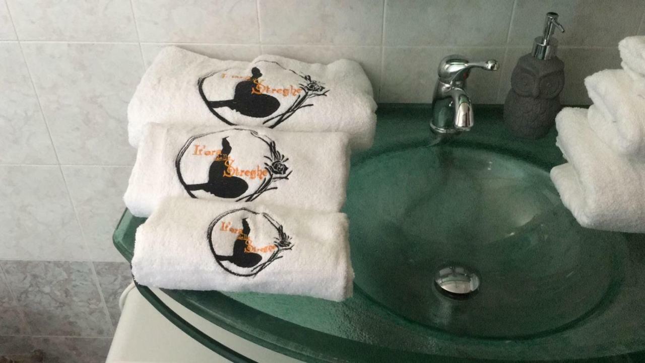 L'Ora Delle Streghe B&B Centralissimo Livorno Eksteriør billede