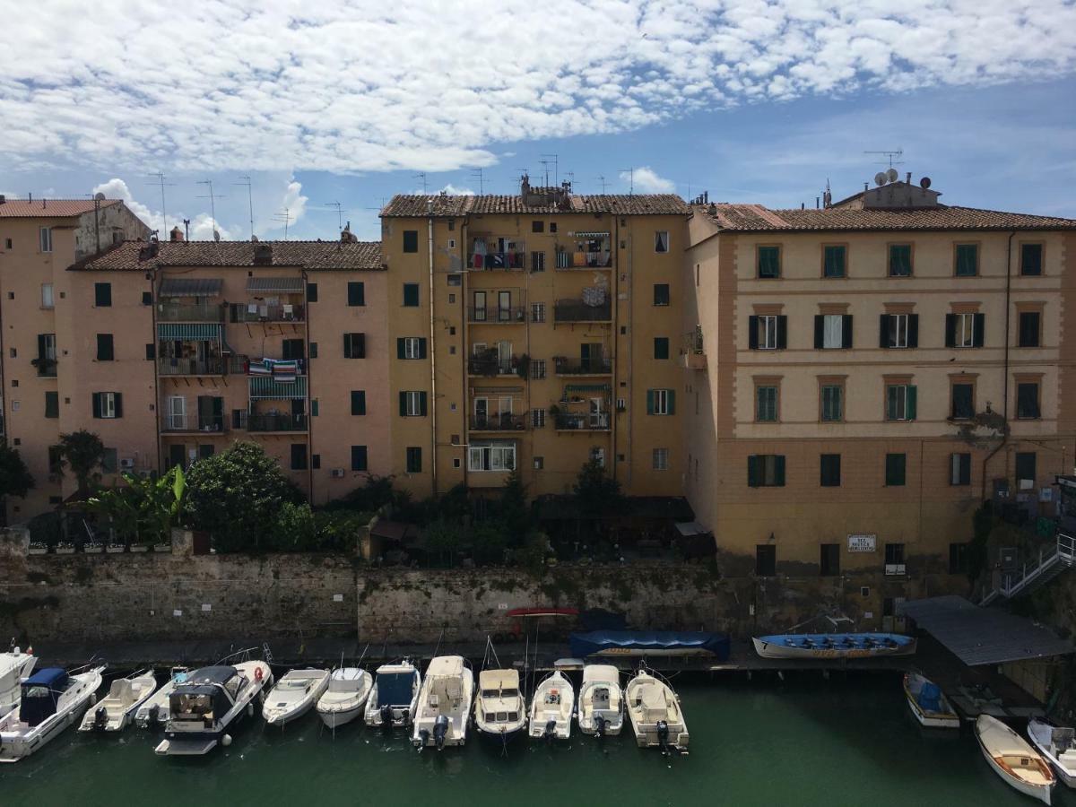 L'Ora Delle Streghe B&B Centralissimo Livorno Eksteriør billede