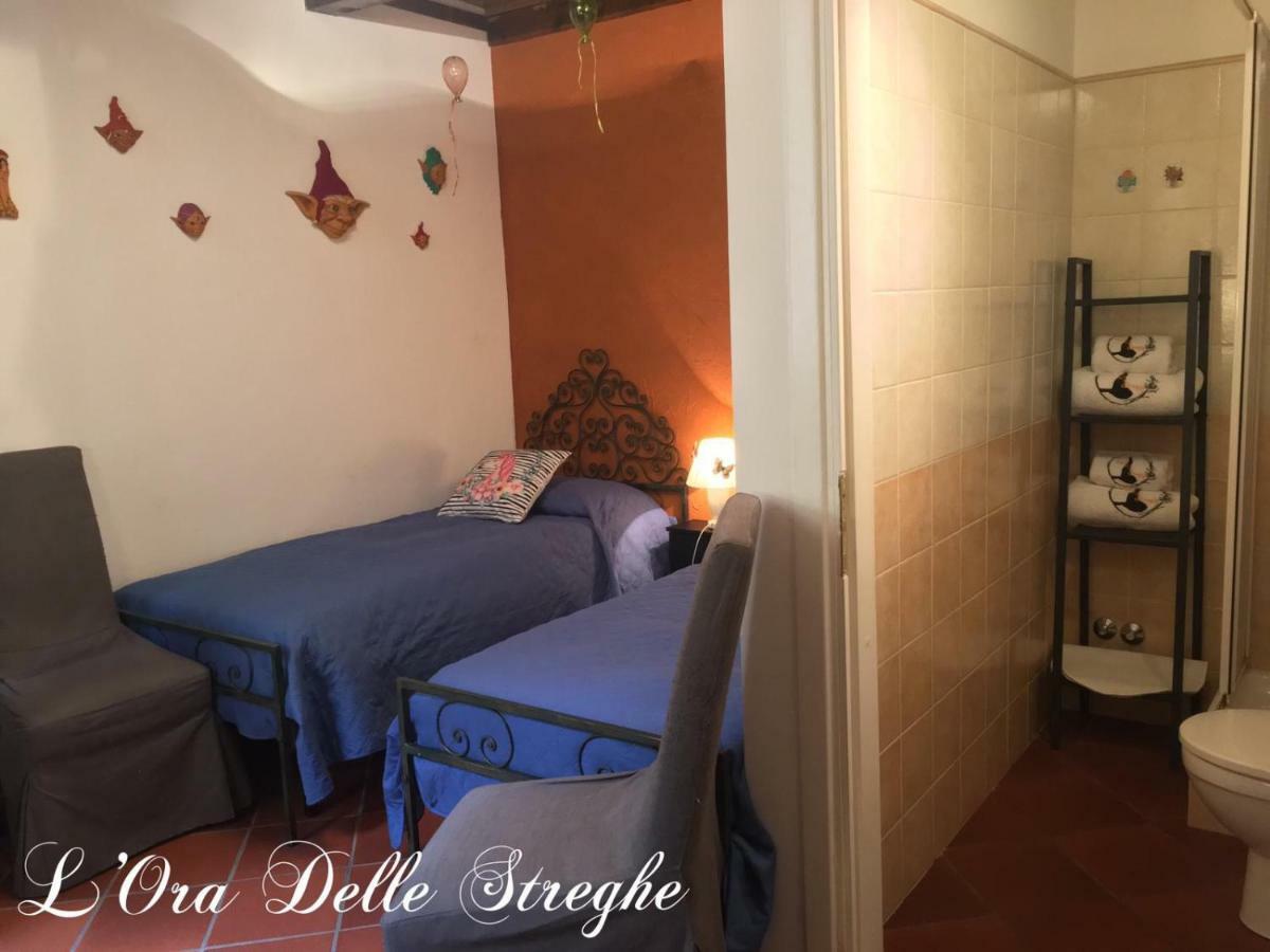 L'Ora Delle Streghe B&B Centralissimo Livorno Eksteriør billede